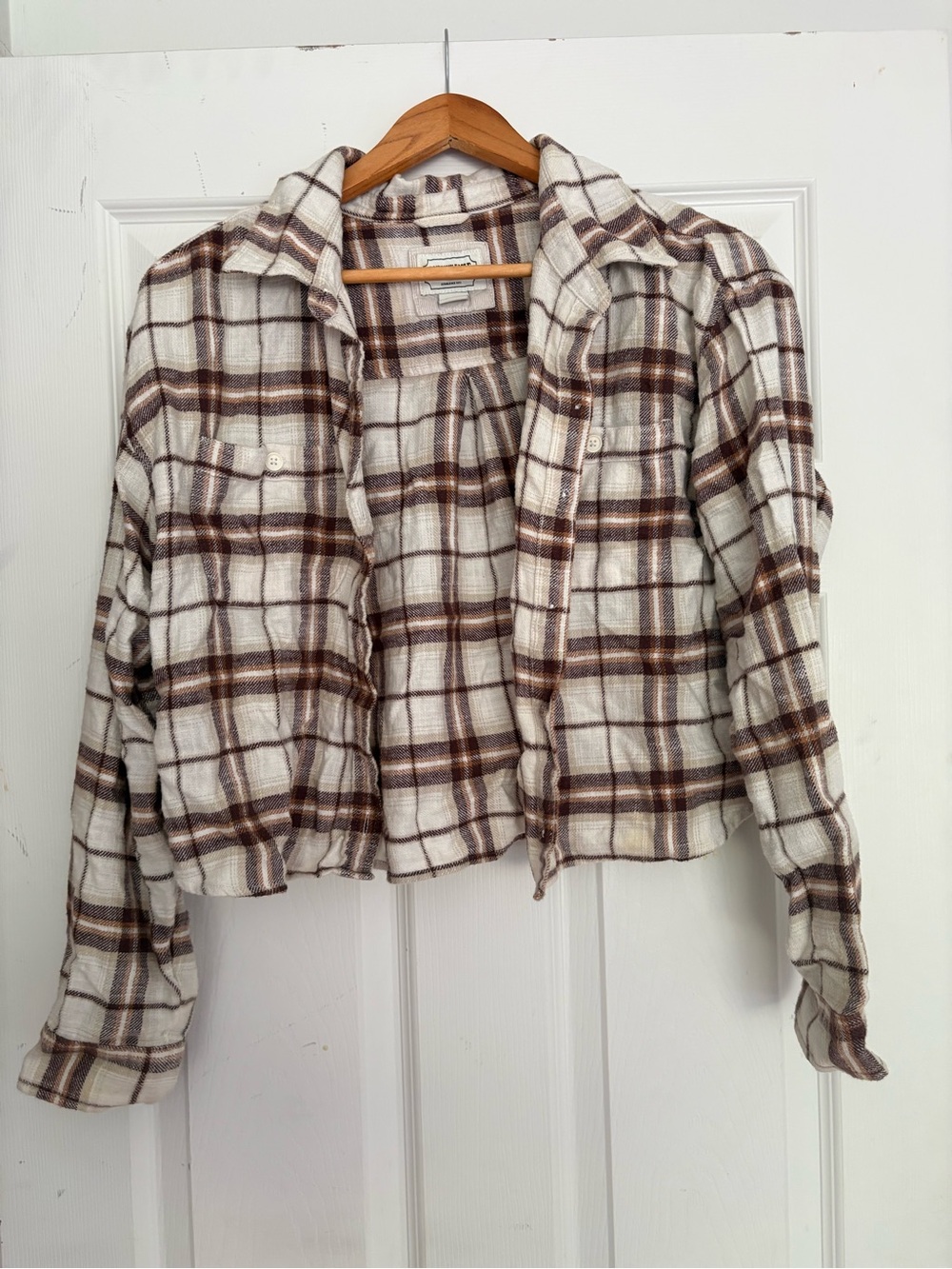 American Eagle Plaid Cropped Shacket in Cream and Brown - Women Jackets & Coats